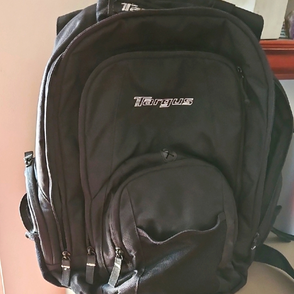 TARGUS BLACK SPACIOUS LAPTOP BACKPACK W/WAIST STRAP